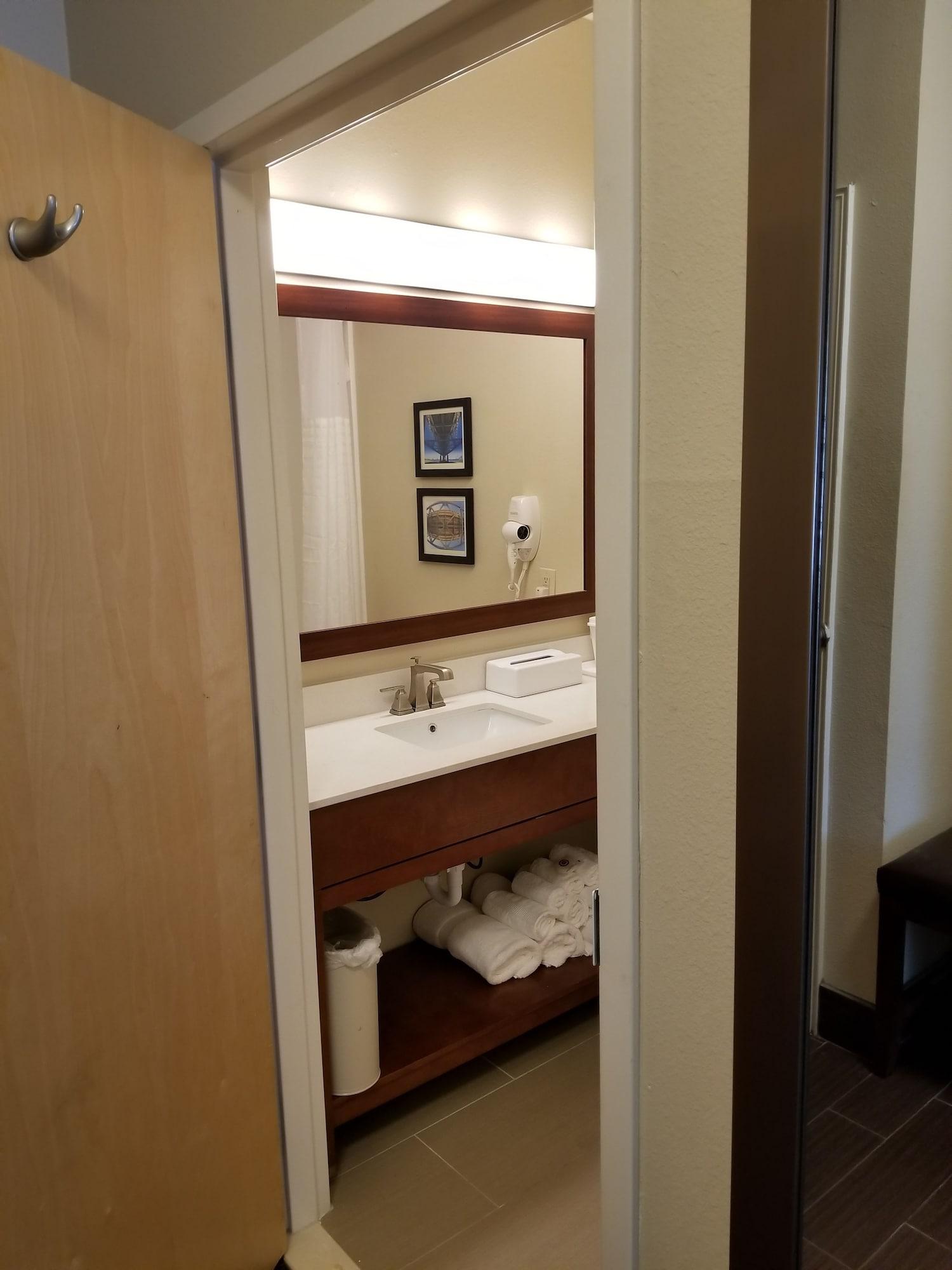 Отель Sonesta Essential - Baton Rouge Airport Экстерьер фото
