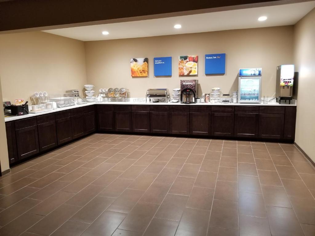Отель Sonesta Essential - Baton Rouge Airport Экстерьер фото